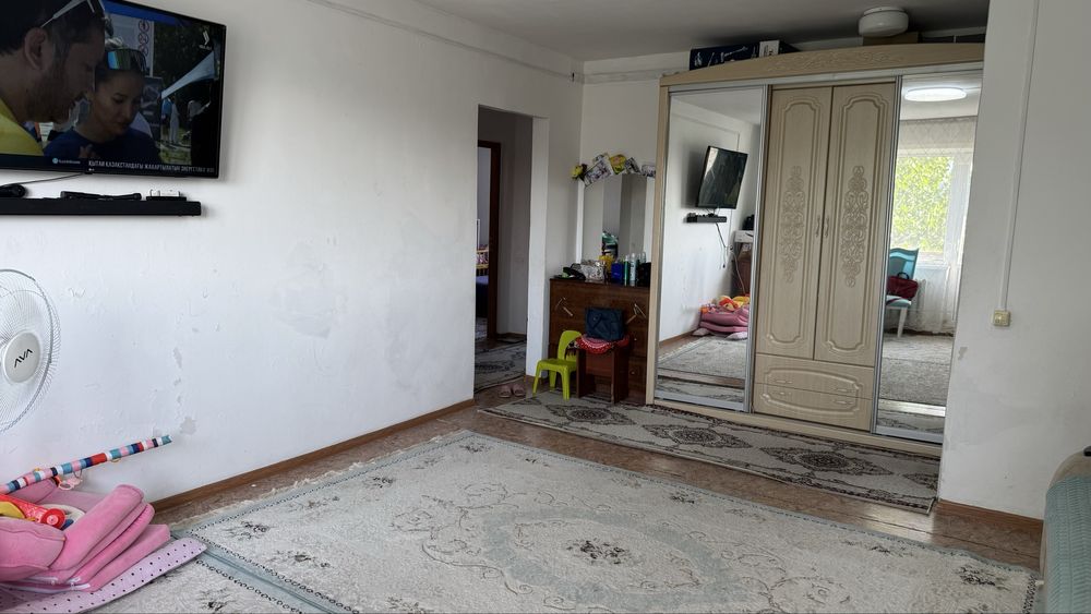Продам 3 комн квартиру 3 этаж. п. Ауэзов.