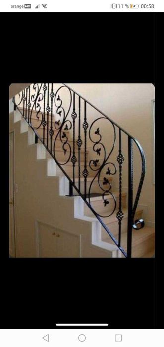 Balustrade din fier forjat și antichizat și lăcuit.