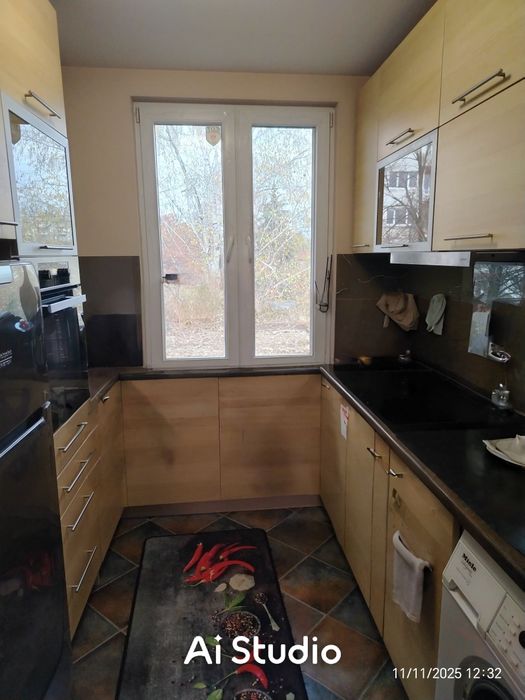 П-образна кухня в добро състояние