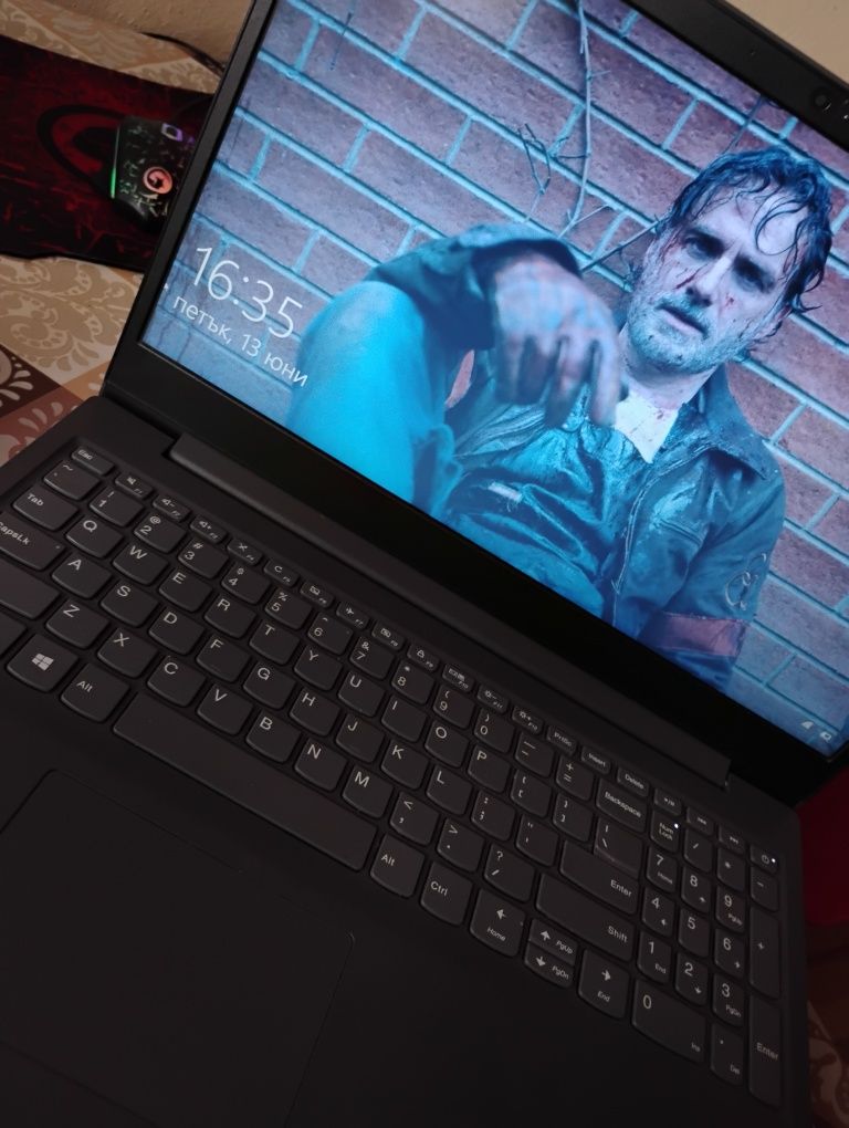 Лаптоп Lenovo V15  ADA