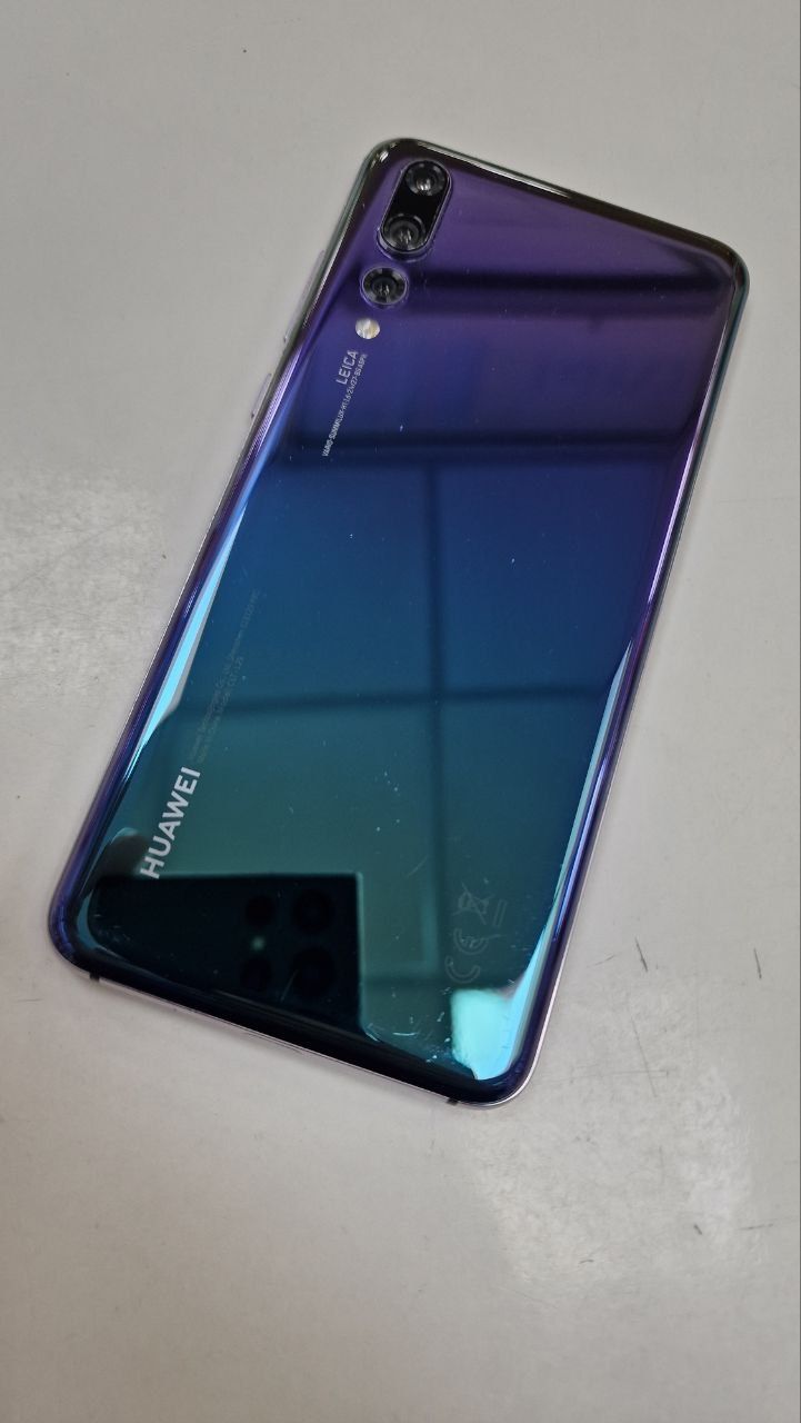 P20 pro 6/128gb. .