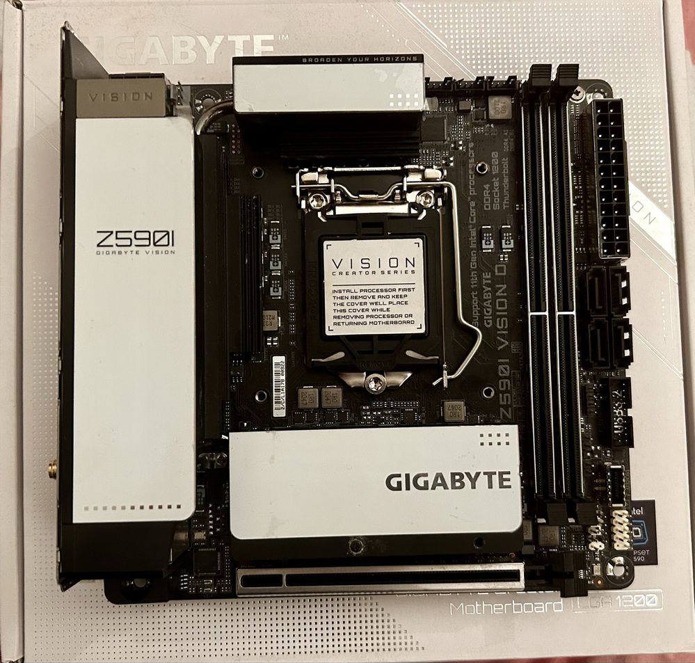Placa de baza Gigabyte z590i Vision D