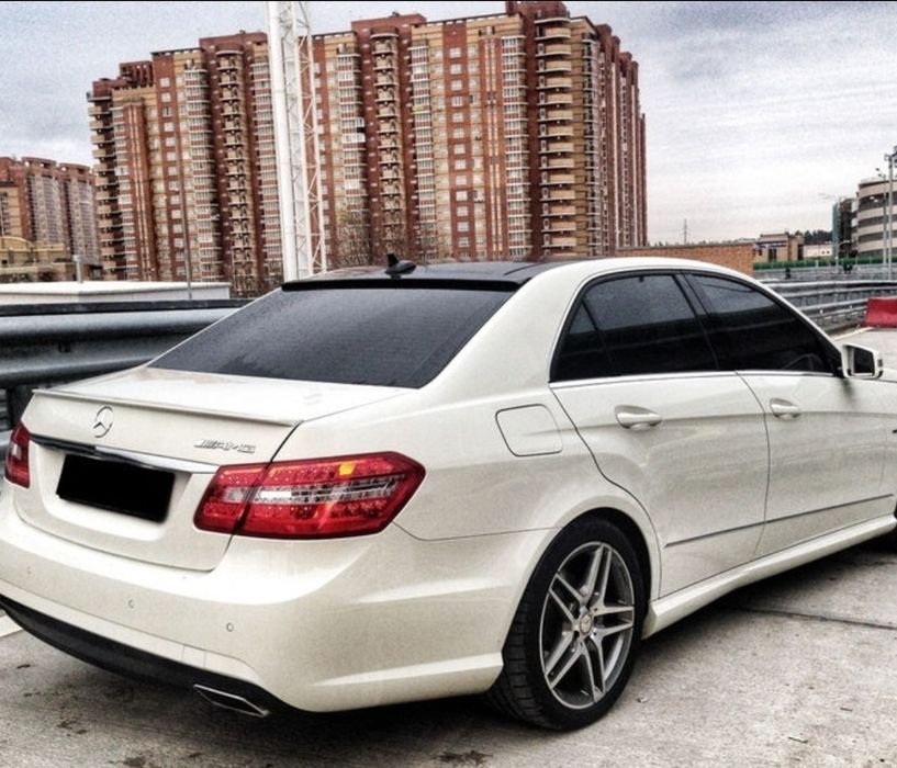 Спойлер на заднее стекло W212 mercedes, E class