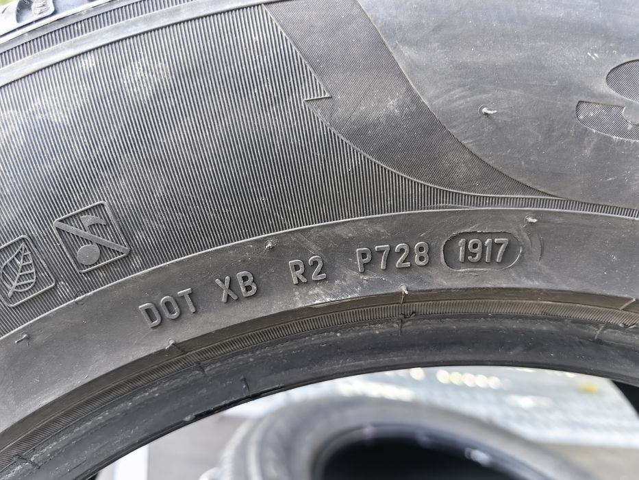 235 65 17 Зимни гуми като нови!