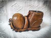 Pantof decor cioplit lemn masiv, inserții metal