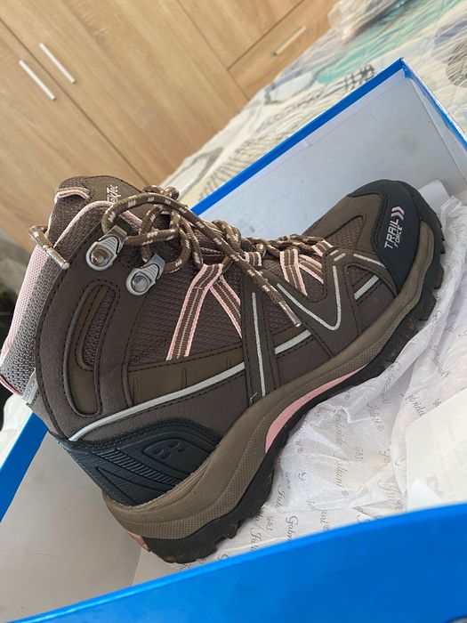 Туристически обувки