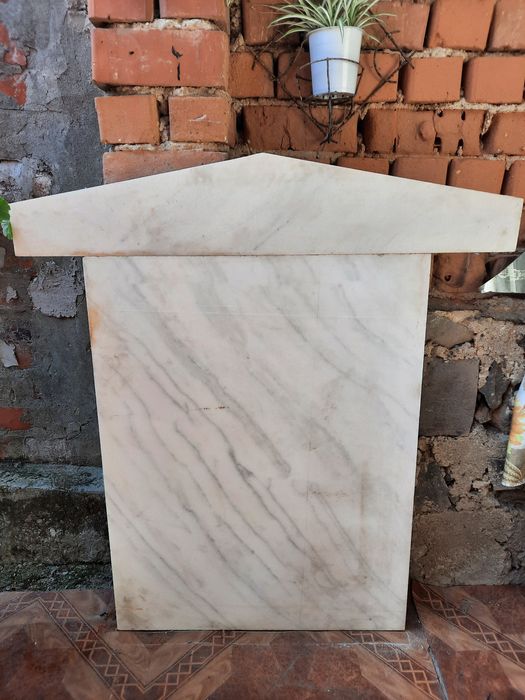 Placa funerară din marmură