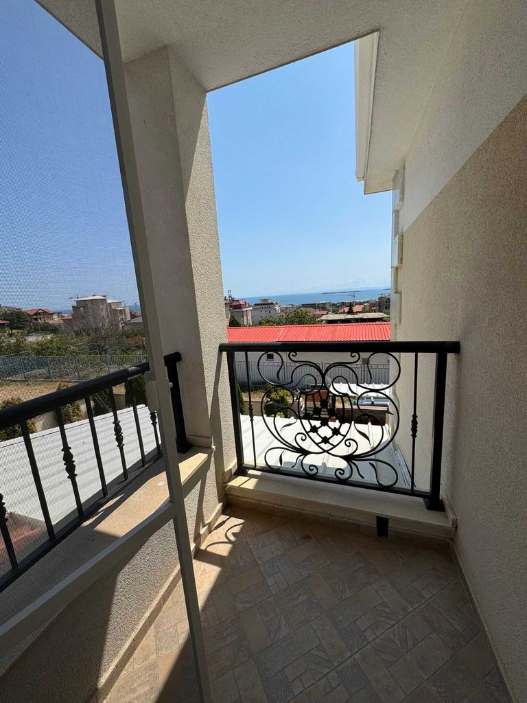 Дава се под наем Къща в Свети Влас - 200 кв.м за 1500 € - Снимка #5