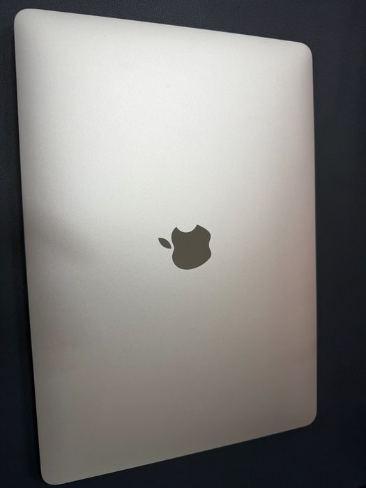 macbook pro M1 13 256 g