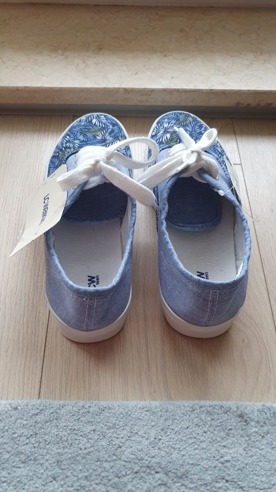 WAIKIKI tenisi sneakers dama marime 37 bleu denim NOI pânză Curier OLX