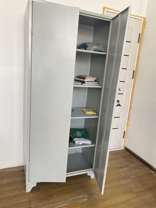 Metal shkaf zavodlar ustaxonalar va sexlar uchun