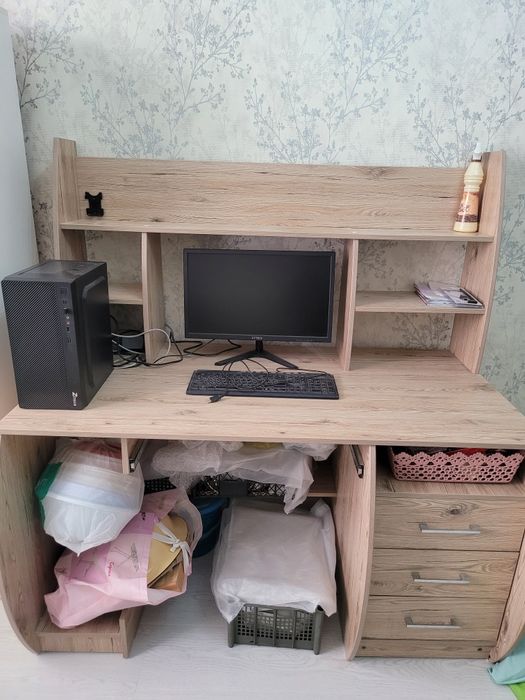 Письменный Стол для офиса/ студент