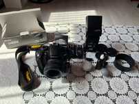 Nikon 3200D с обектив и светкавица