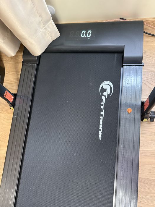 Електрическа бягаща пътека FitTronic D1100, Скорост до 14km/h,