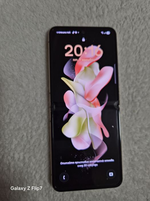 Телефон Samsung flip 4