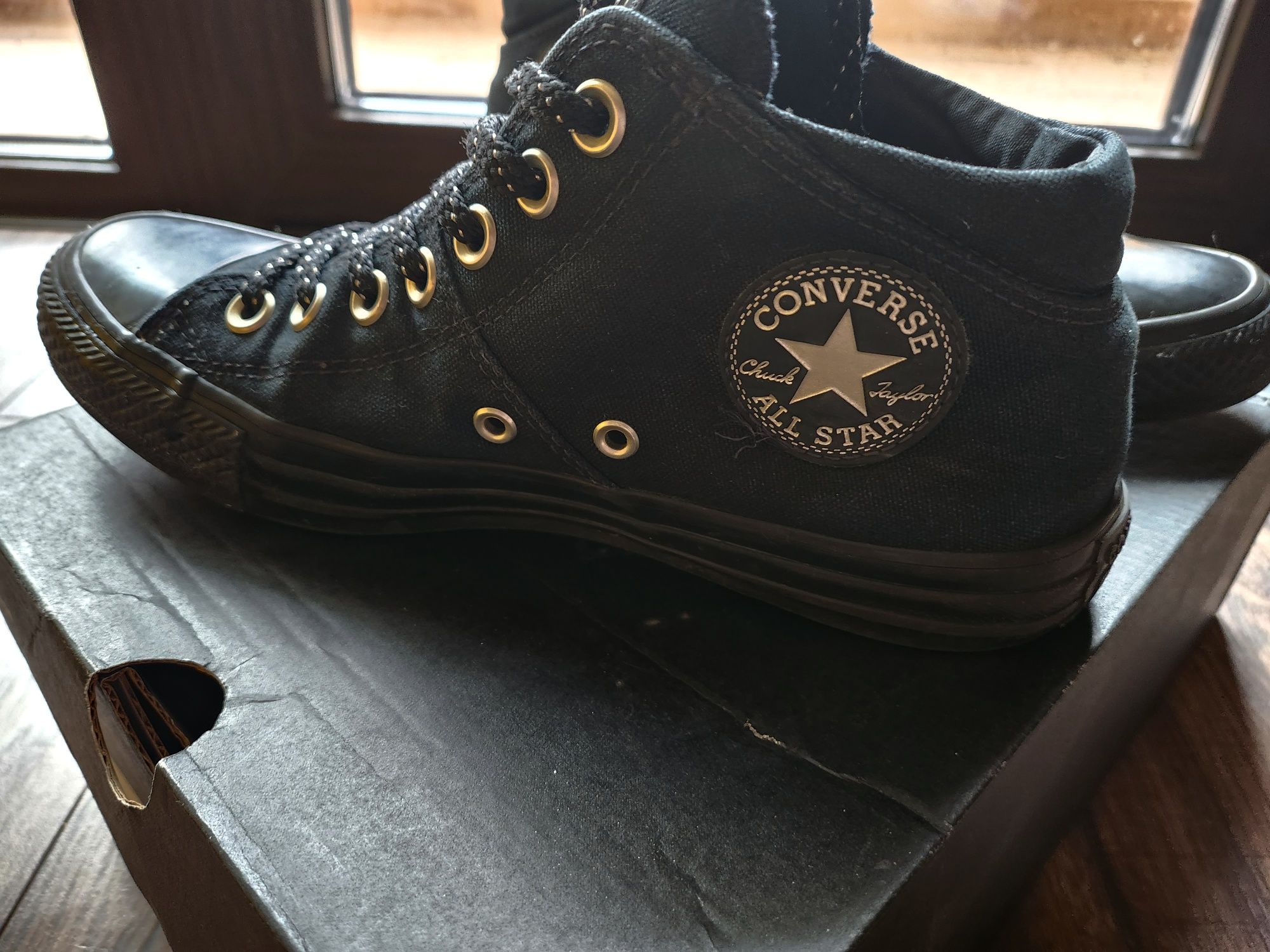 Дамски кецове Converse Ctas Madison Mid