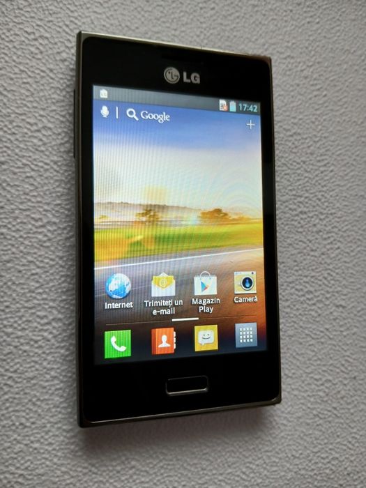 Telefon cu touch LG