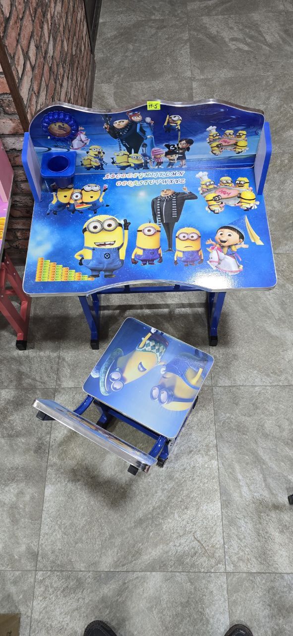 Детская парта со стулом
