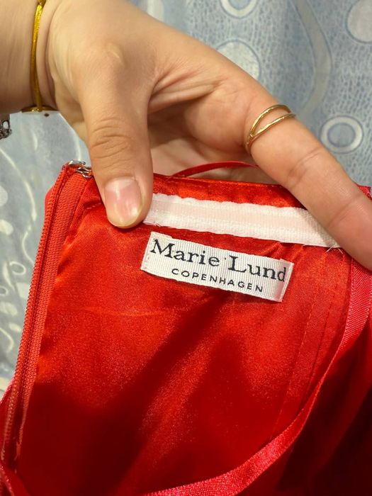 Продам новое красивое платье