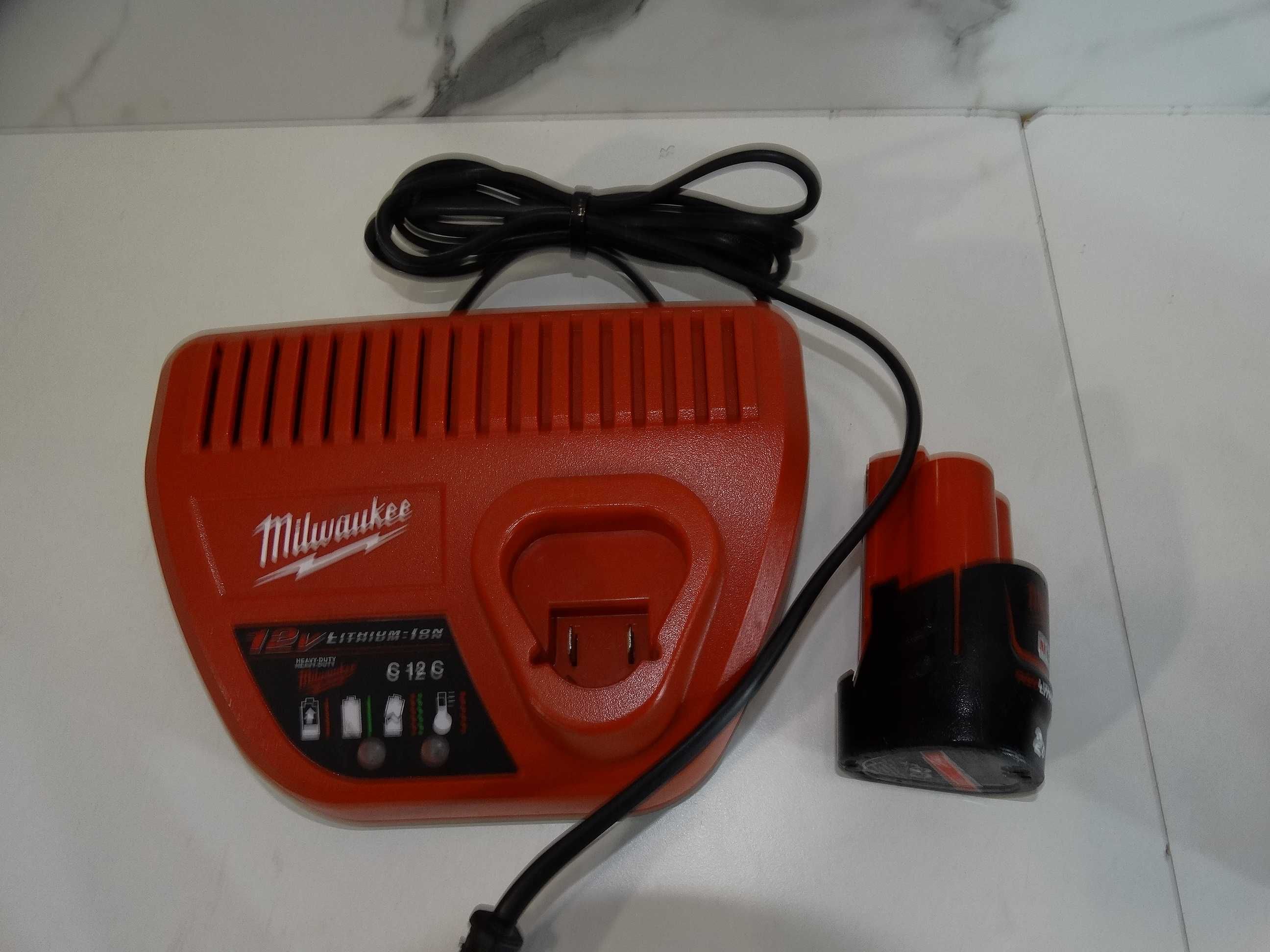 Milwaukee M12 3PL - Мултилинеен 3D лазер 3 x 360°