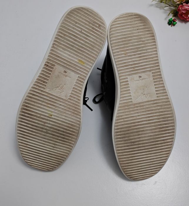 Vând Giuseppe Zanotti 42