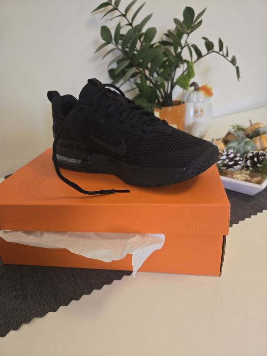 Оригинални чисто нови маратонки Nike