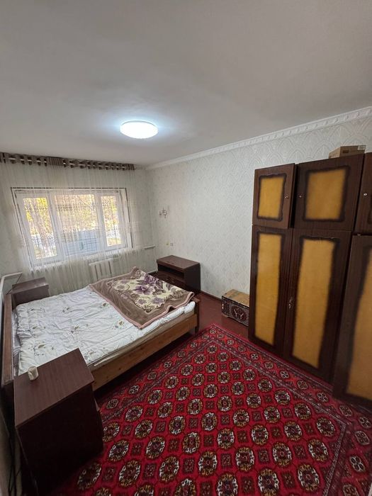 Uy sotiladi srochniy Guliston Sh