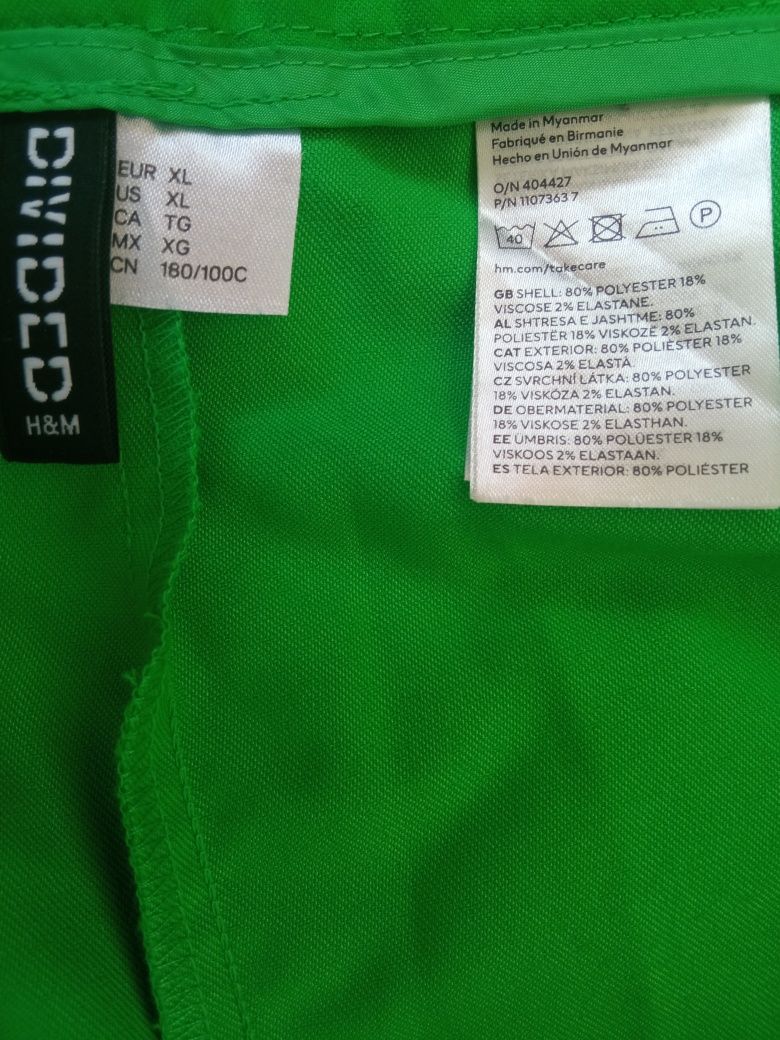 Дамски летен панталон на H&M . Прекрасен зелен цвят .
