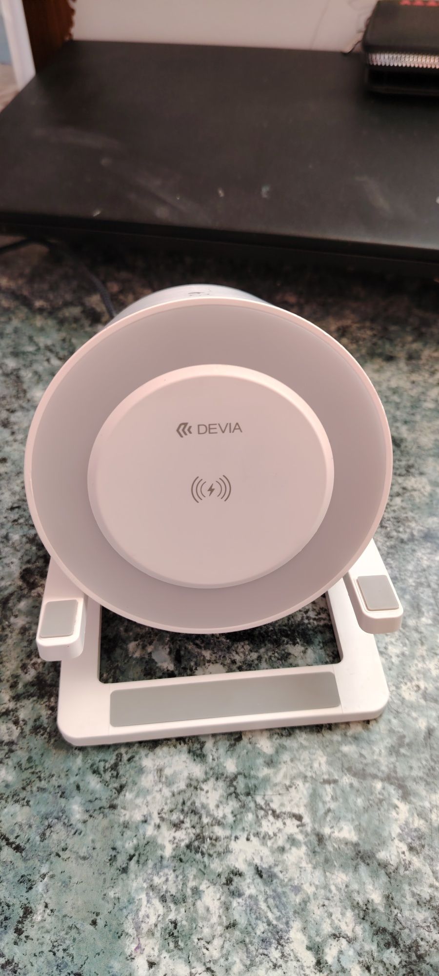 Bluetooth колонка с безжично зарядно Devia IM3