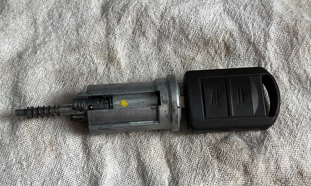 Set contact cheie modul imobilizator Opel Astra H Zafira Tigra Corsa