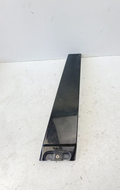 Ornament stalp spate stanga 7L6853317D Volkswagen VW Touareg generati