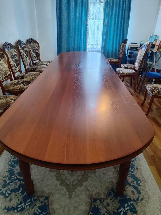 Стол без стульев высшее качество, дерево. Как новое не сдвигали.