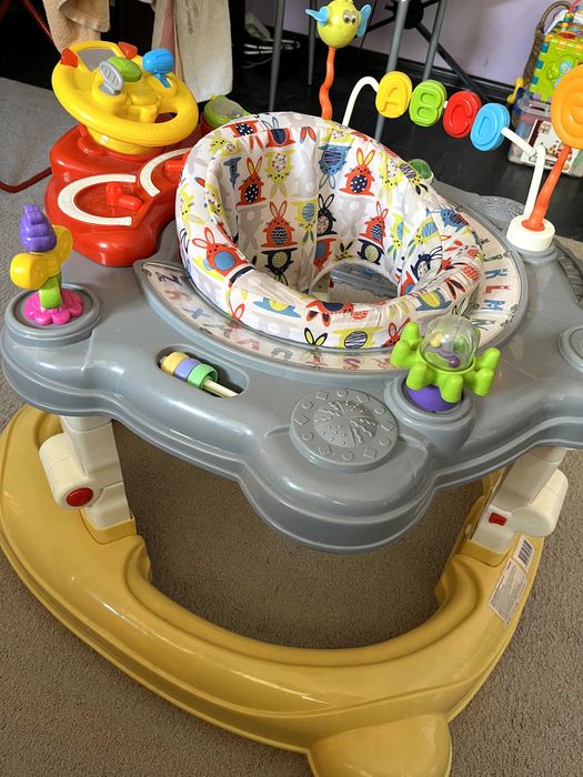 Проходилка за бебета Caretero Toyz- Отскок