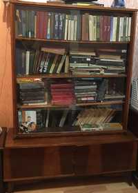 Продам деревянный книжный шкаф советский