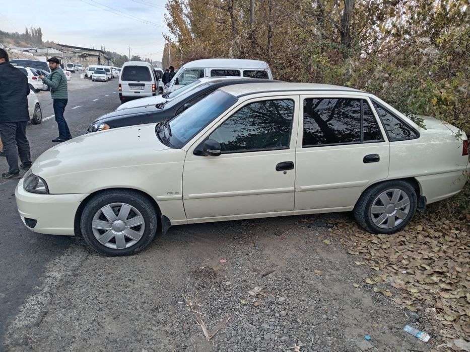 Нексия 2 срочно сотилади