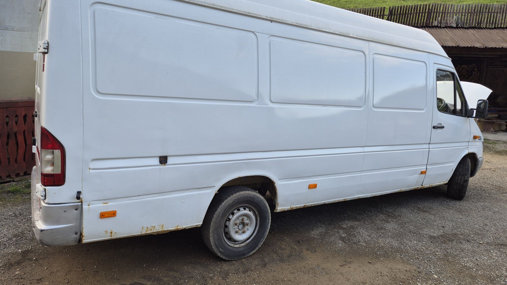 Vând Mercedes sprinter