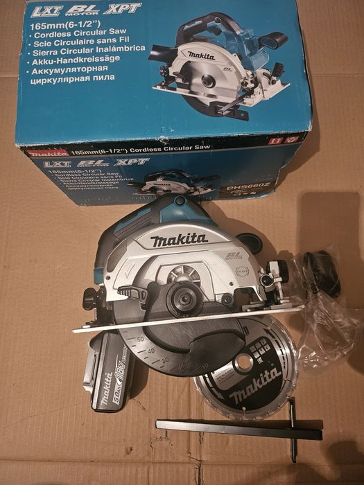 Circular Makita DHS660Z