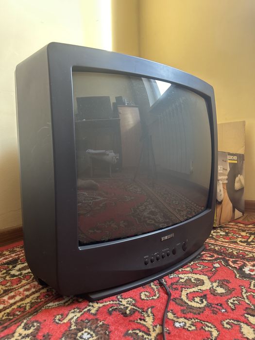 Ескі телевизор/ Старый телевизор в рабочем состаянии