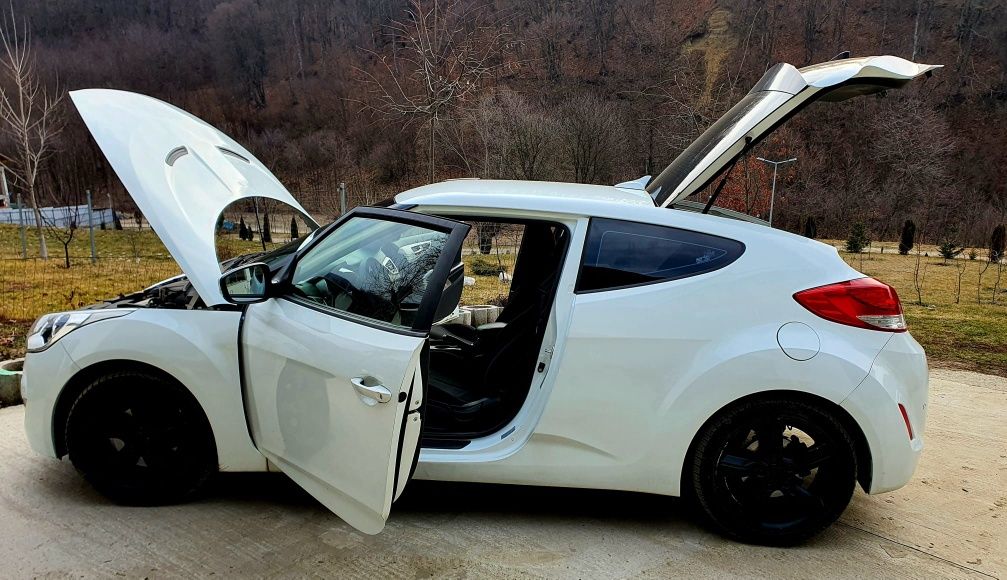Hyundai Veloster , 1,6 benzină + gpl , automata