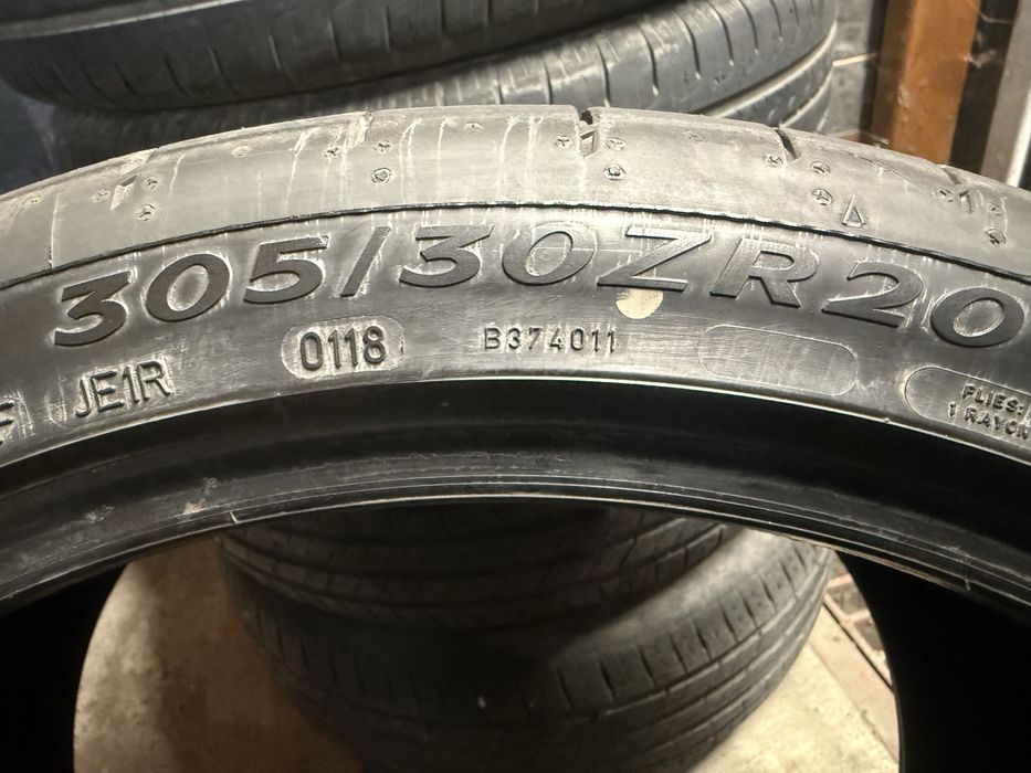 Dunlop 305/30/20