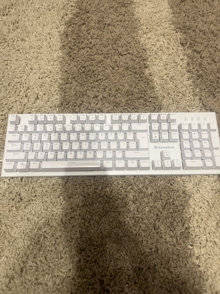 Продавам Genesis Thor 303 White (NKG-1861)