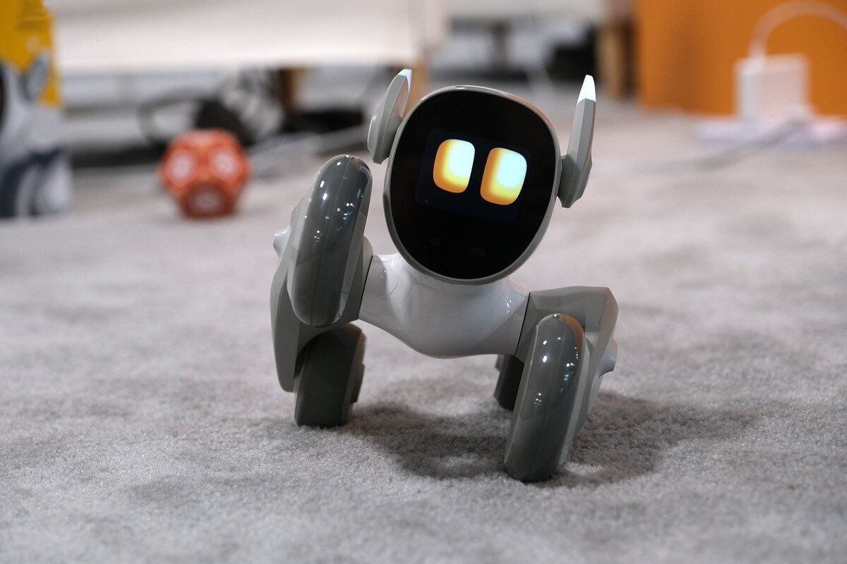 Интерактивный робот-питомец Loona