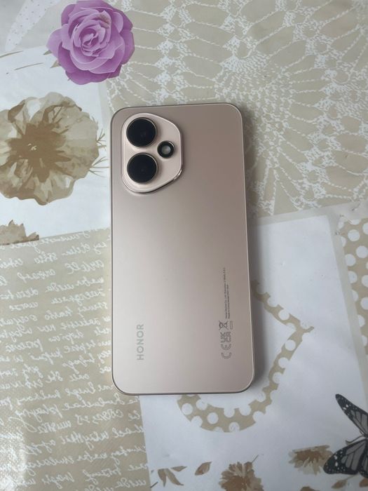 Vând HONOR 400 5G,256,GB,8GB RAM,folie silicon, cutia lui,cablu USB-C.