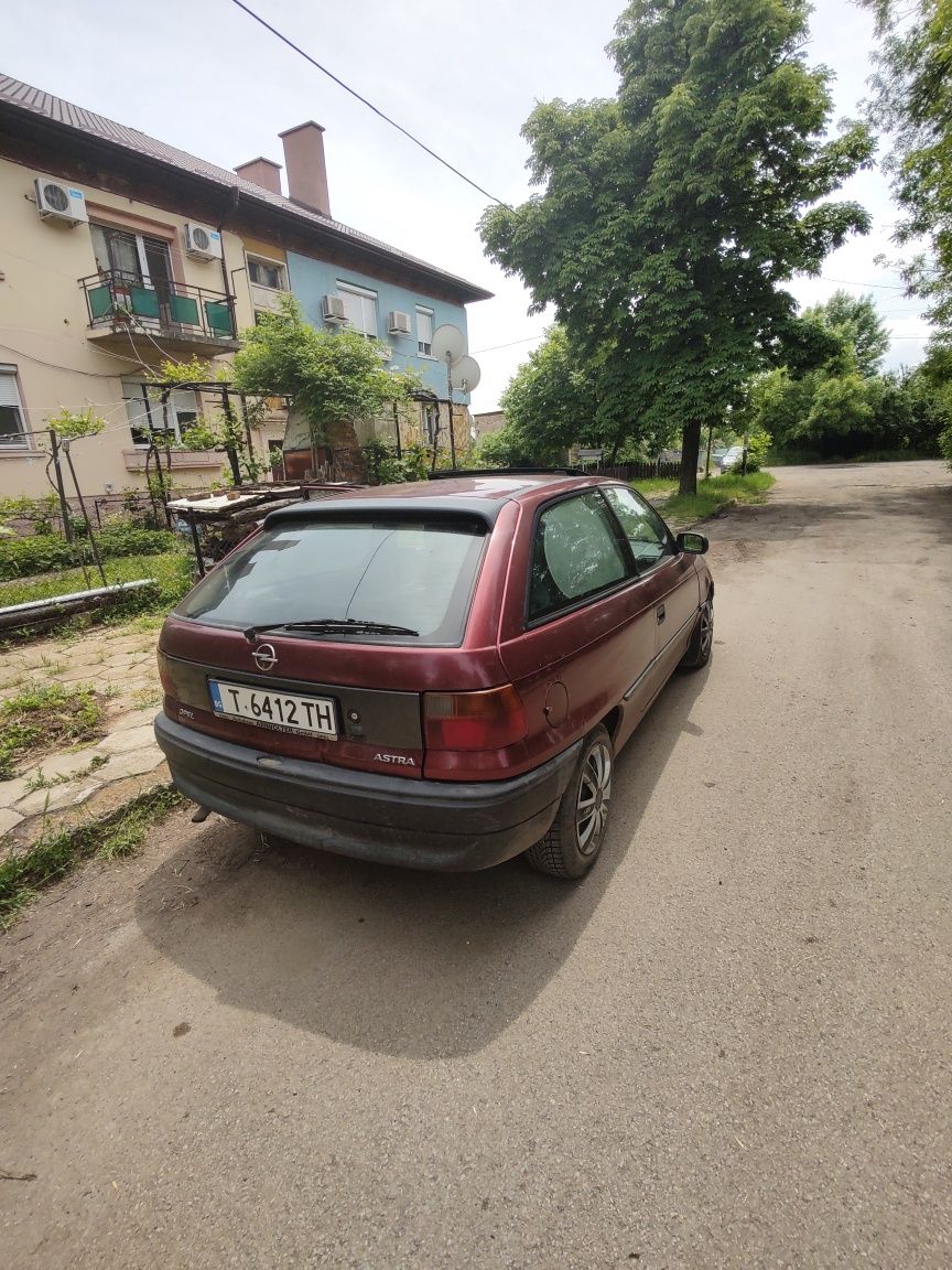 Opel Astra 1.4 бензин