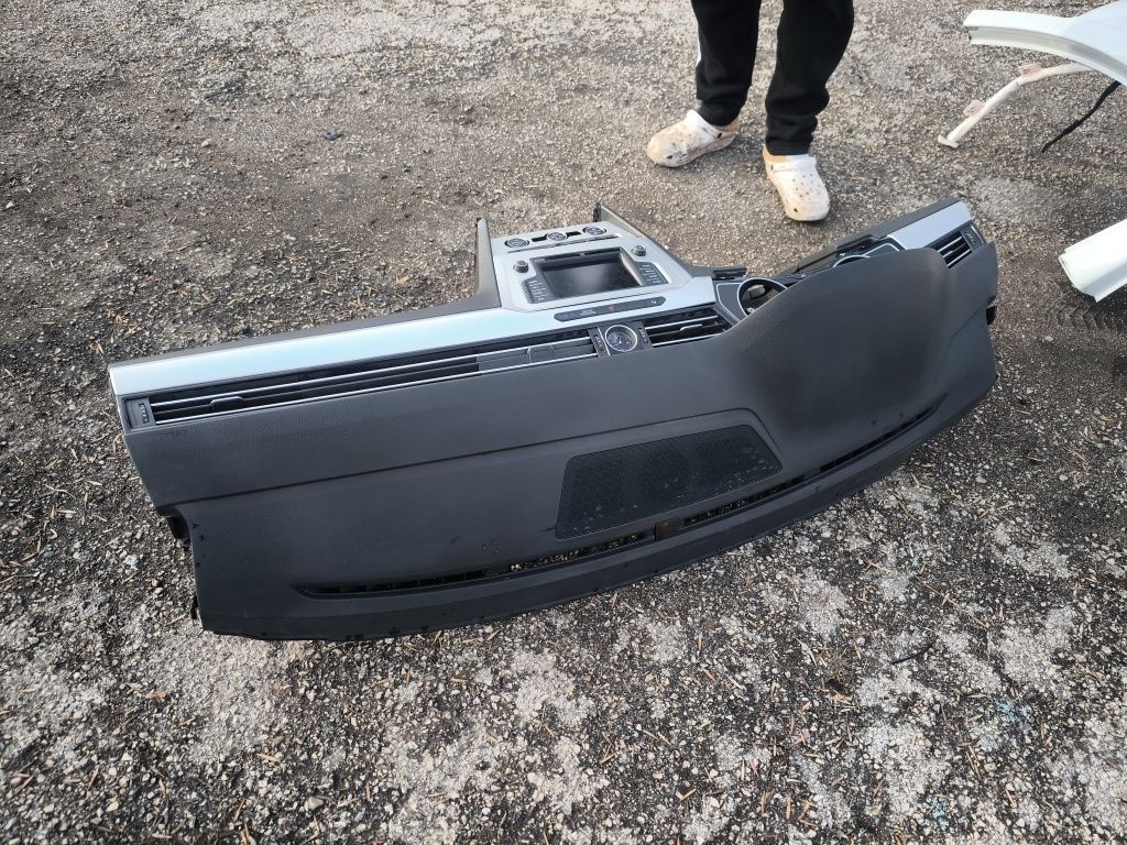 Арматурно табло VW PASSAT B8