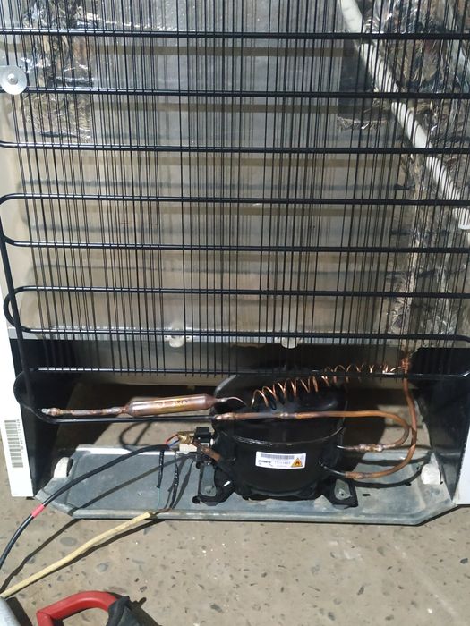 Холодильник сотилади