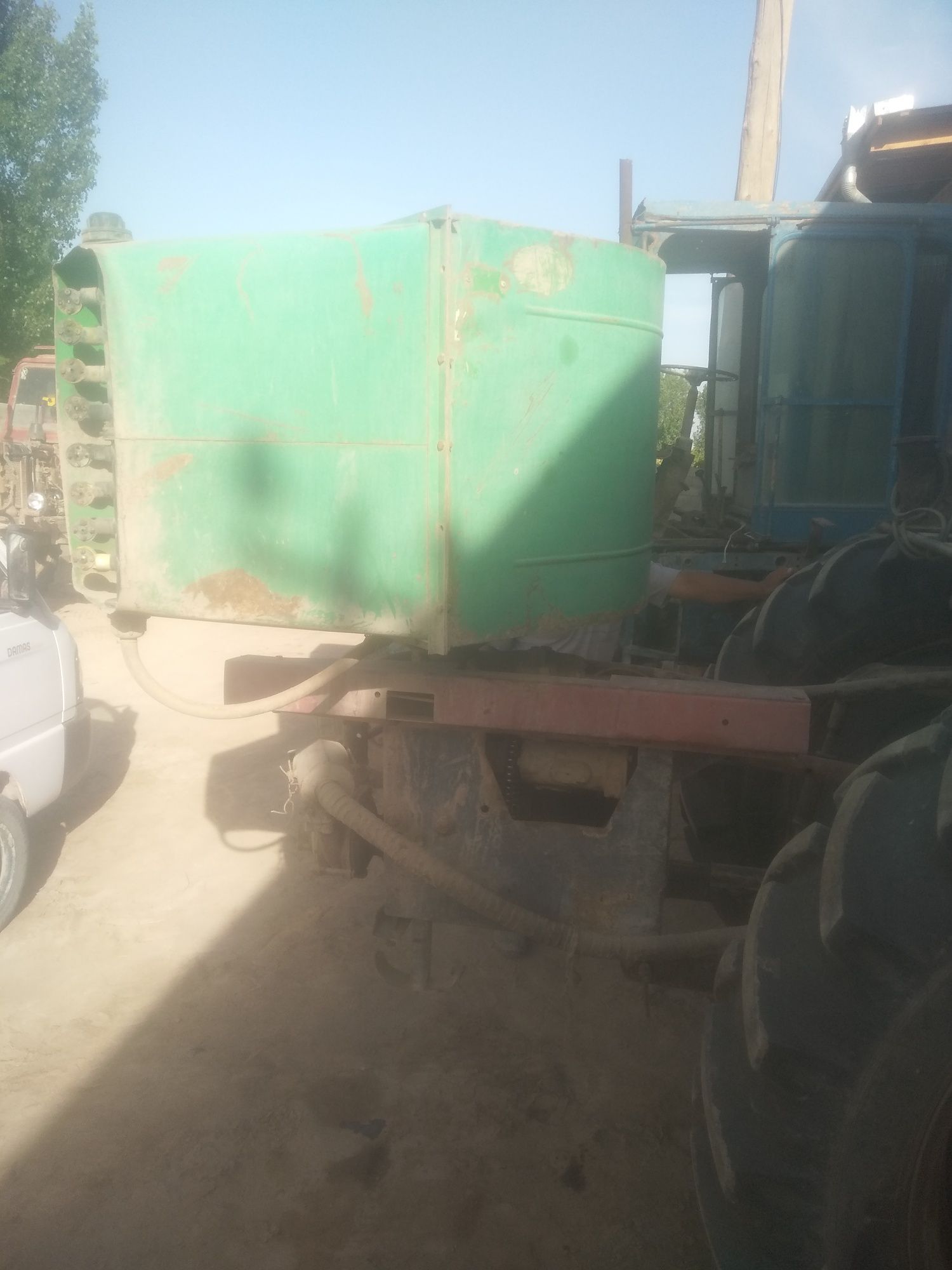 Ovx 600. Mtz 80  Sotiladi