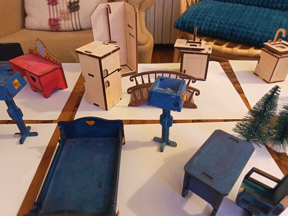 Две дървени къщи за кукли с обша цена - Намалена