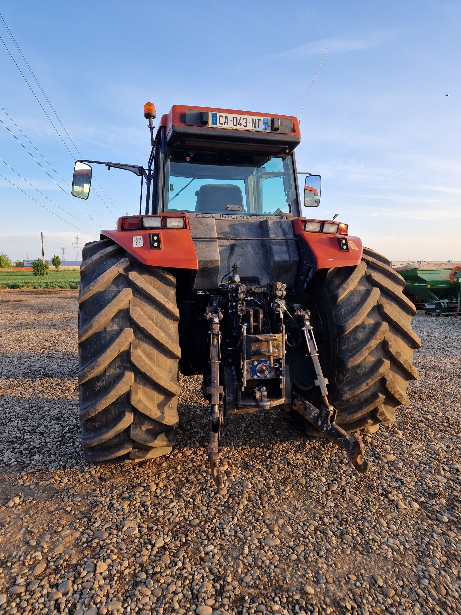 Vând tractor case 7230