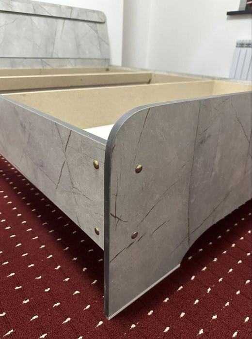 Продается кровать двухспальная